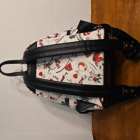 2022 Loungefly Universal Studios Dr. Seuss Cat in the Hat Mini Backpack  - Picture 6 of 11